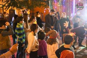 La alcaldesa de Telde alaba el ambiente mágico de la Casa de la Navidad/Francisco Javier Santana y TA.